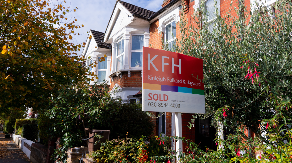 Agreeing the sale, exchanging contracts and completing - Kinleigh Folkard & Hayward