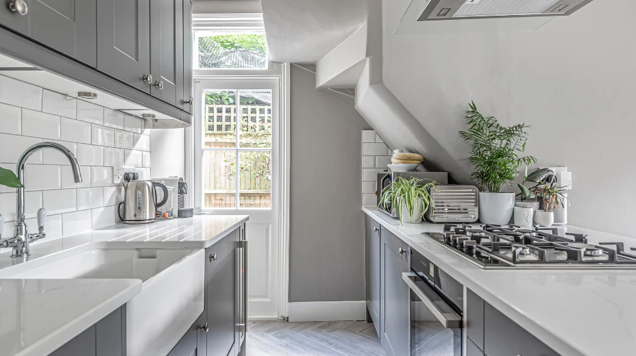 Difference between leasehold and freehold - Kinleigh Folkard & Hayward