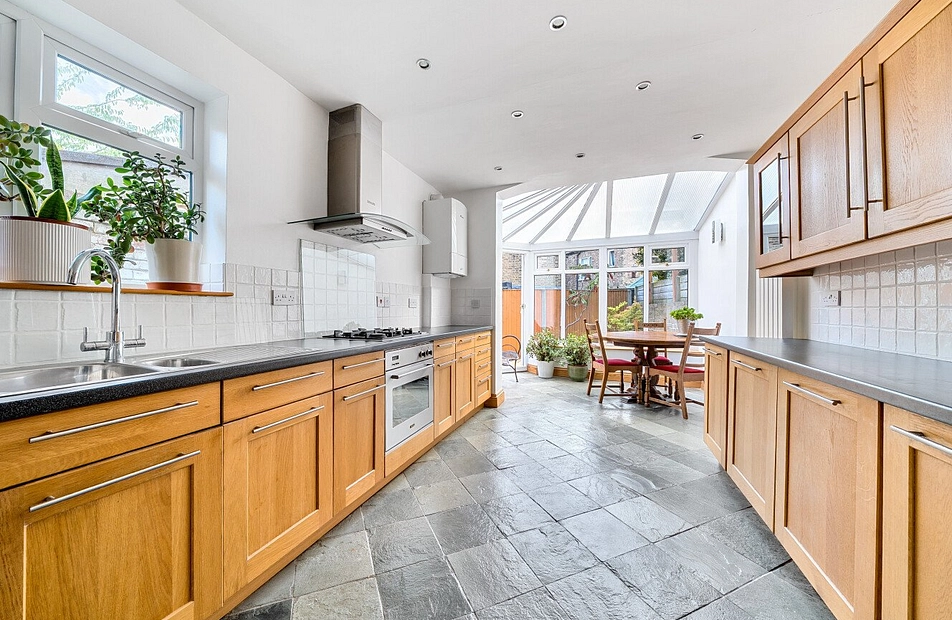 Leythe Road, Acton, London, W3 - Kinleigh Folkard & Hayward