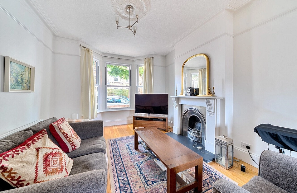 Leythe Road, Acton, London, W3 - Kinleigh Folkard & Hayward