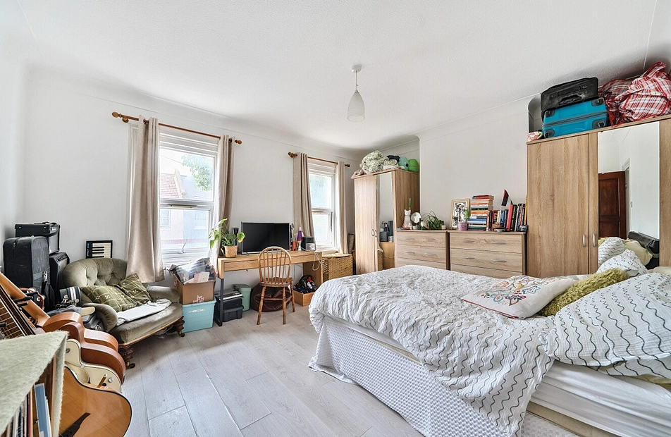 Noyna Road, Tooting Bec, London, SW17 - Kinleigh Folkard & Hayward