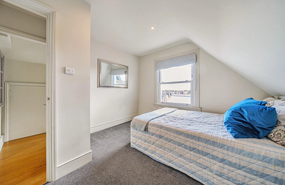 Balham High Road, Balham, London, SW17 - Kinleigh Folkard & Hayward