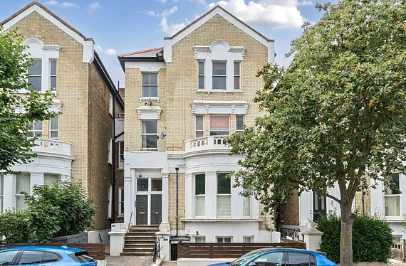 Sisters Avenue, London, SW11 - Kinleigh Folkard & Hayward