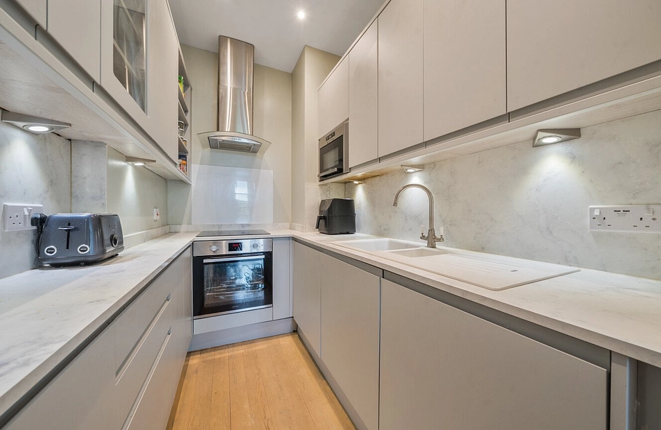 Clapham Common North Side, London, SW4 - Kinleigh Folkard & Hayward