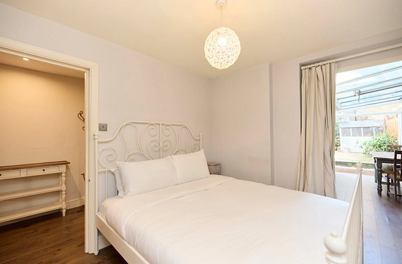 Taybridge Road, London, SW11 - Kinleigh Folkard & Hayward
