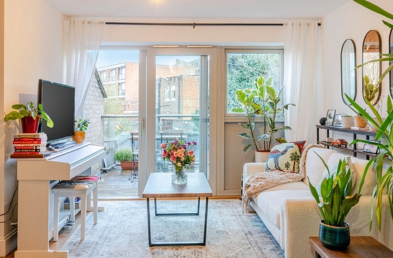 Falcon Road, Battersea, London, SW11 - Kinleigh Folkard & Hayward