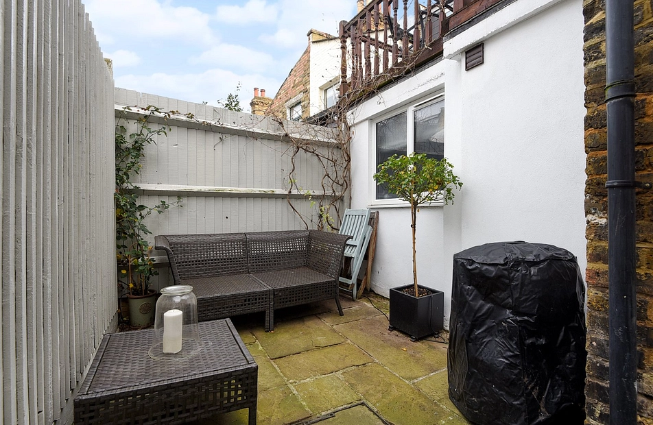 Kerrison Road, London, SW11 - Kinleigh Folkard & Hayward