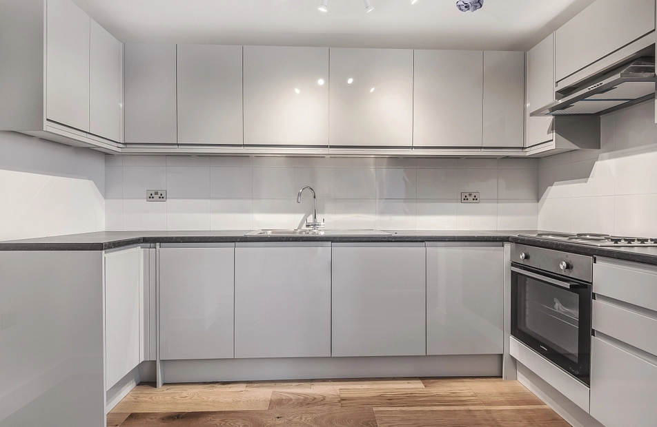 Battersea Bridge Road, Battersea, London, SW11 - Kinleigh Folkard & Hayward