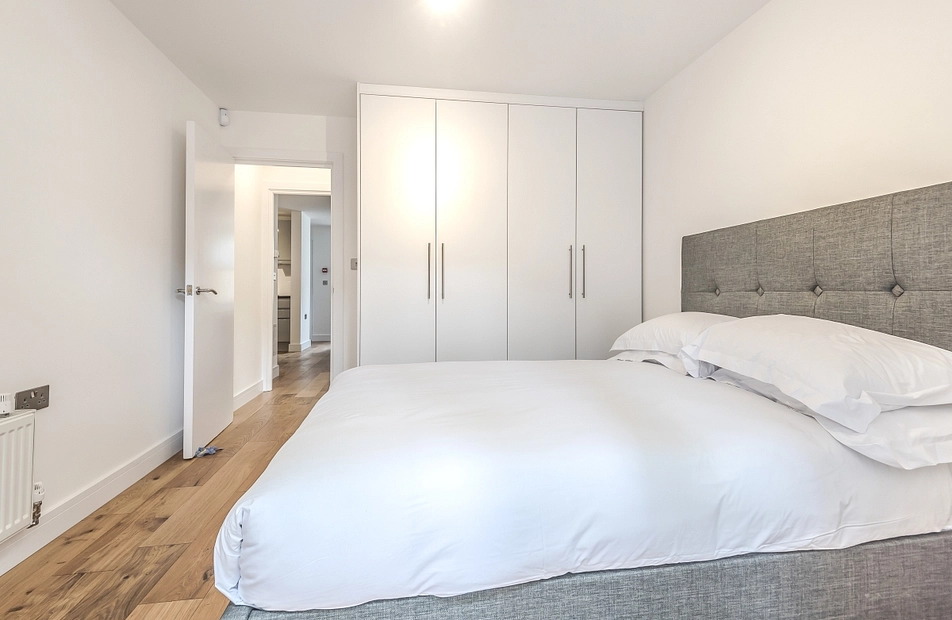 Battersea Bridge Road, Battersea, London, SW11 - Kinleigh Folkard & Hayward