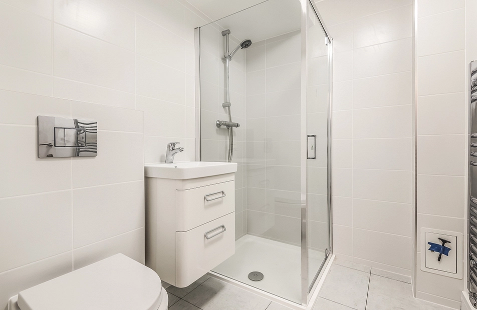 Battersea Bridge Road, Battersea, London, SW11 - Kinleigh Folkard & Hayward