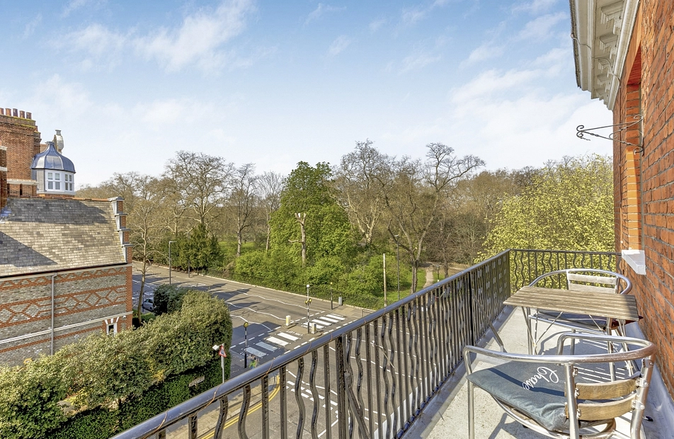 Prince Of Wales Drive, Battersea, London, SW11 - Kinleigh Folkard & Hayward