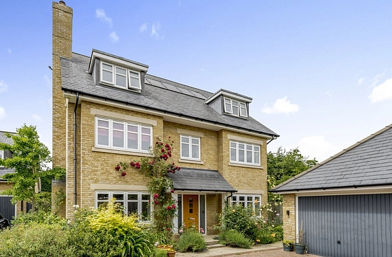 Edgefield Close, Beckenham, Kent, BR3 - Kinleigh Folkard & Hayward