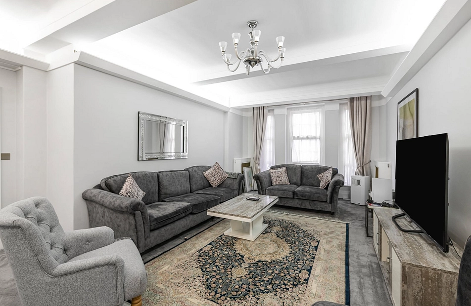 Marylebone Road, London, NW1 - Kinleigh Folkard & Hayward