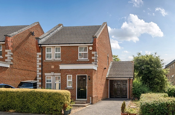Barlow Drive, Shooters Hill, London, SE18 - Kinleigh Folkard & Hayward