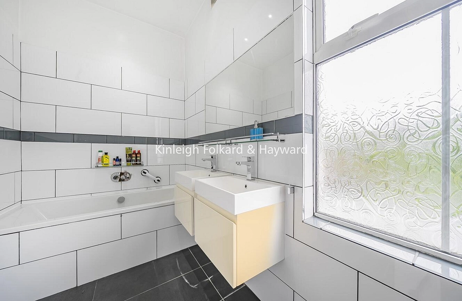 Bromley Avenue, Bromley, Kent, BR1 - Kinleigh Folkard & Hayward