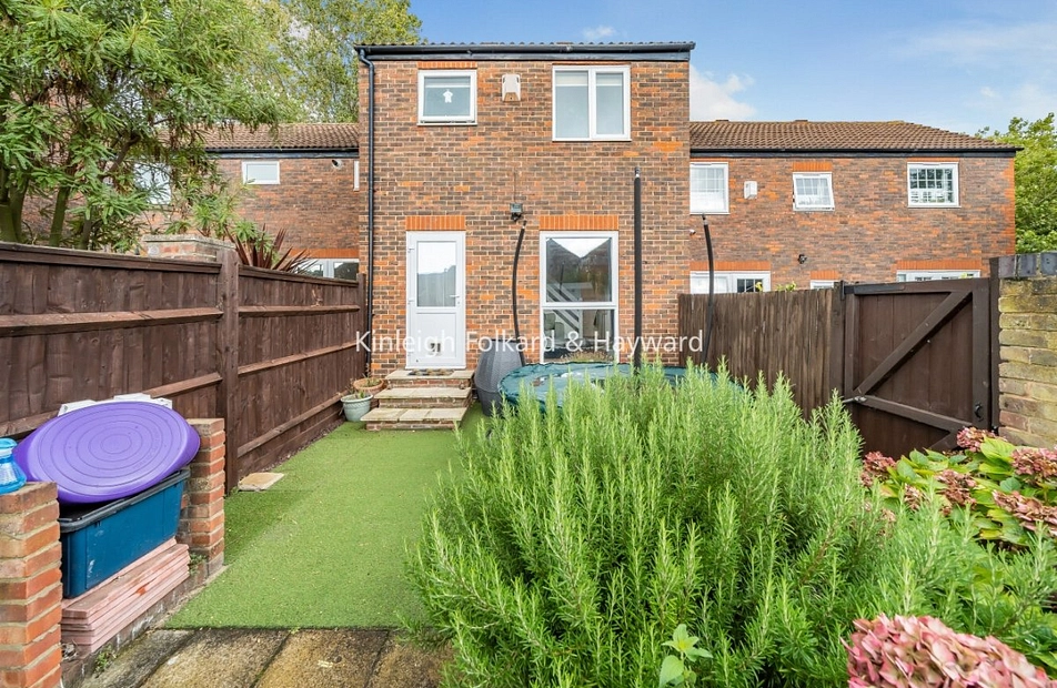 Shipwright Road, London, SE16 - Kinleigh Folkard & Hayward