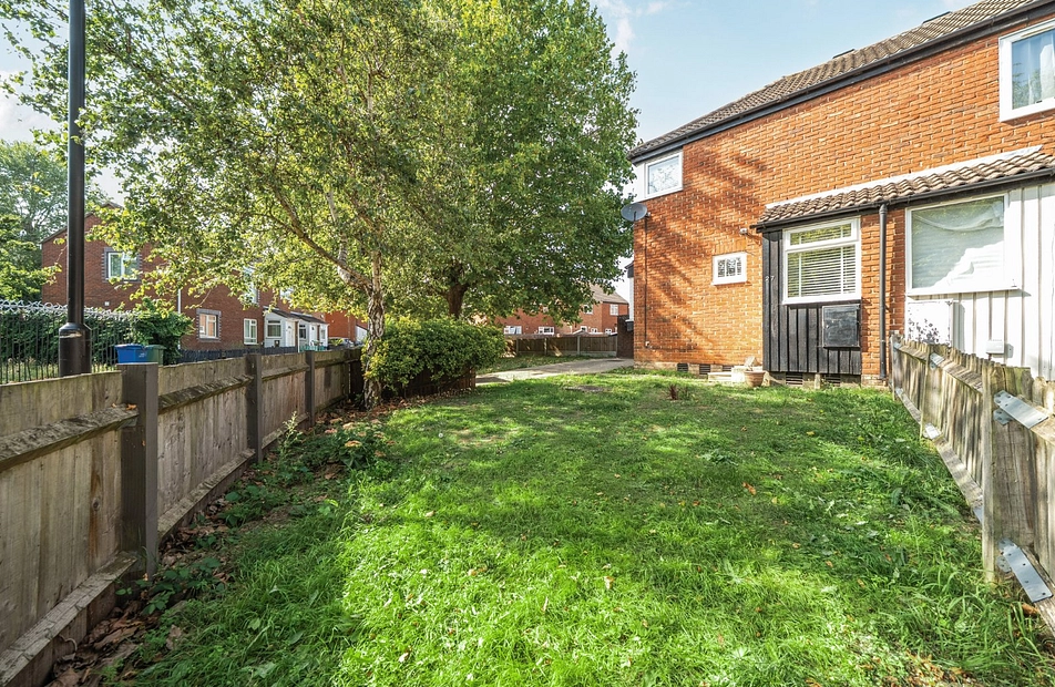 Globe Pond Road, London, SE16 - Kinleigh Folkard & Hayward