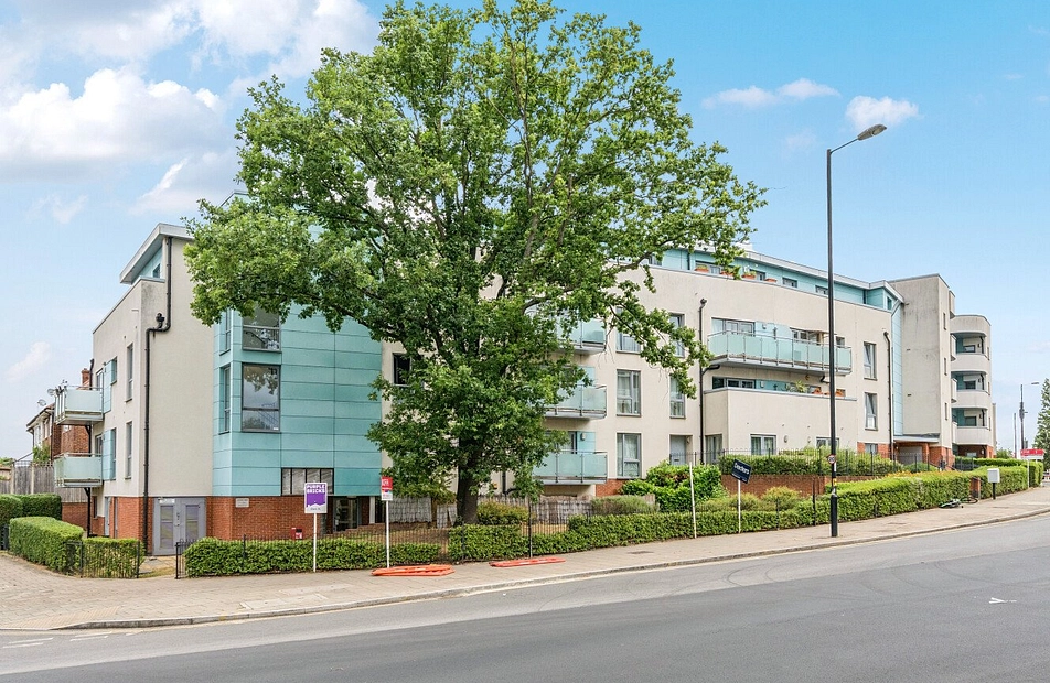 Cowdrey Mews, Catford, London, SE6 - Kinleigh Folkard & Hayward