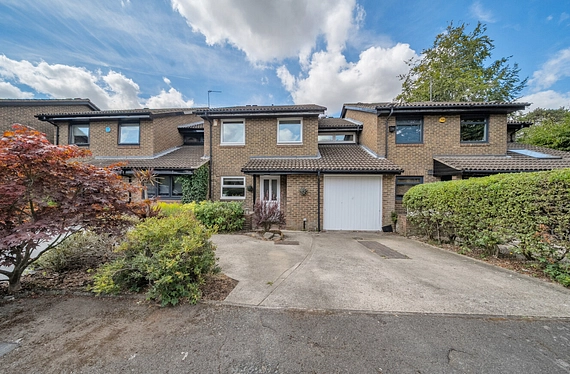 Cromlix Close, Chislehurst, BR7 - Kinleigh Folkard & Hayward