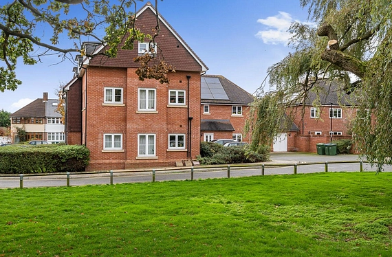 Oaktree Gardens, New Eltham, London, SE9 - Kinleigh Folkard & Hayward