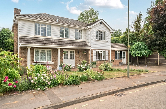 Robin Hill Drive, Chislehurst, Kent, BR7 - Kinleigh Folkard & Hayward