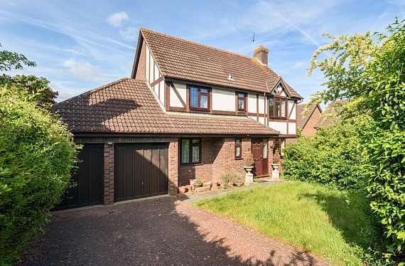 Beechwood Rise, Chislehurst, BR7 - Kinleigh Folkard & Hayward