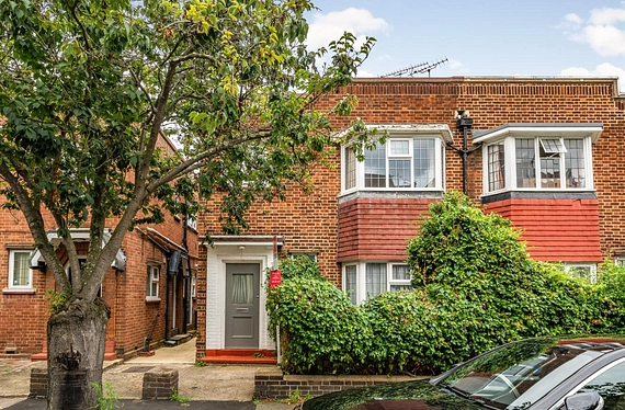 Fairlawn Avenue, Chiswick, London, W4 - Kinleigh Folkard & Hayward