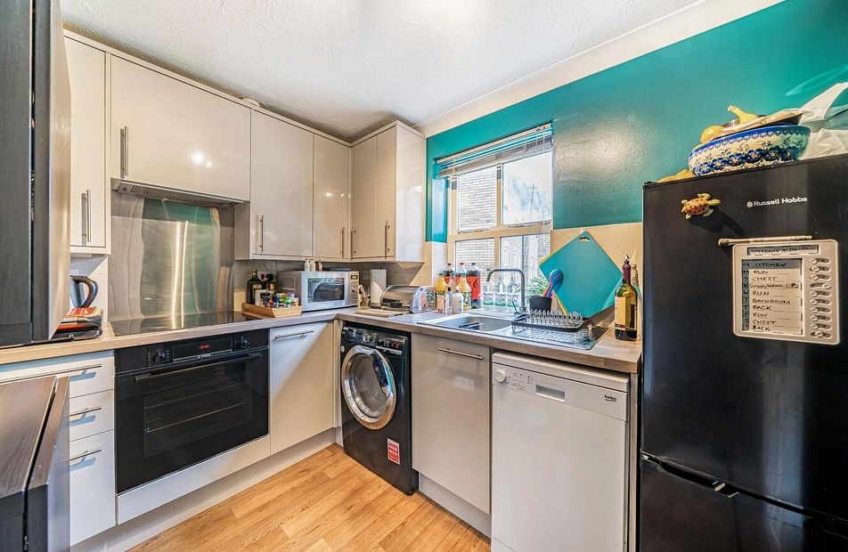 Alfred Close, Chiswick, London, W4 - Kinleigh Folkard & Hayward