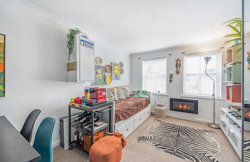 Alfred Close, Chiswick, London, W4 - Kinleigh Folkard & Hayward