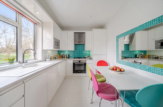 Lionel Road North, Brentford, London, TW8 - Kinleigh Folkard & Hayward