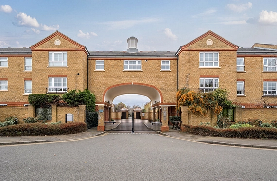 Malthouse Drive, Chiswick, London, W4 - Kinleigh Folkard & Hayward