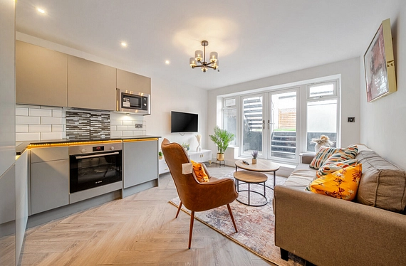 Upper Richmond Road West, London, SW14 - Kinleigh Folkard & Hayward