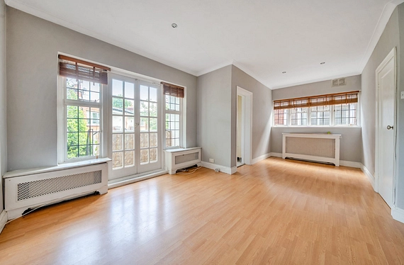 Fairlawn Avenue, Chiswick, London, W4 - Kinleigh Folkard & Hayward