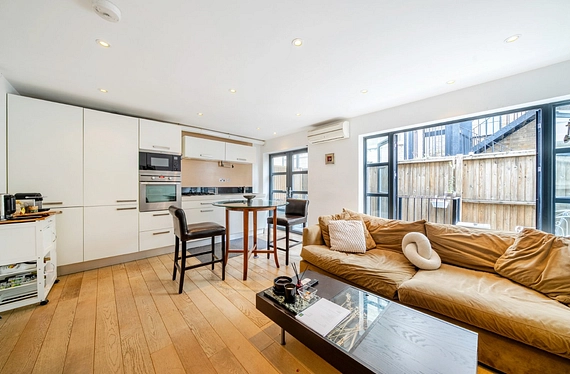 Hatton Place, Farringdon, London, EC1N - Kinleigh Folkard & Hayward