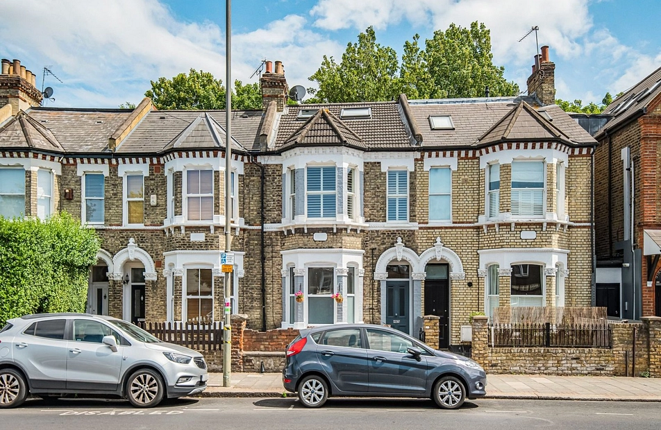 Earlsfield Road, Earlsfield, London, SW18 - Kinleigh Folkard & Hayward