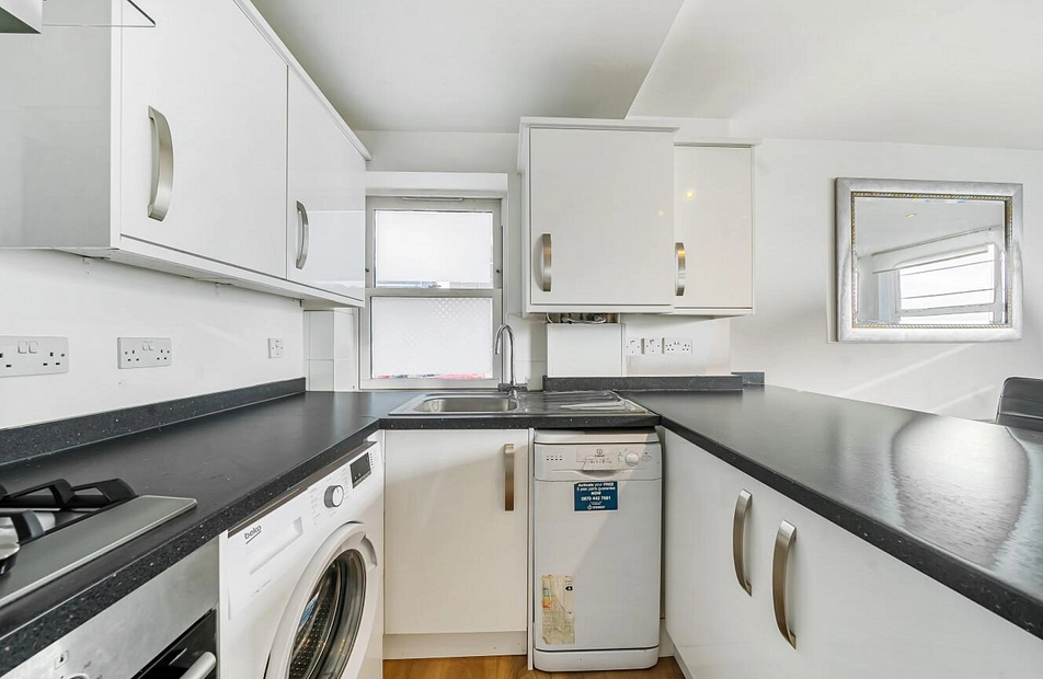 Earlsfield Road, Earlsfield, London, SW18 - Kinleigh Folkard & Hayward