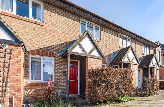 Peartree Avenue, Earlsfield, London, SW17 - Kinleigh Folkard & Hayward