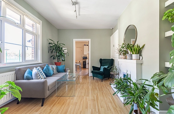 Strickland Row, Earlsfield, London, SW18 - Kinleigh Folkard & Hayward