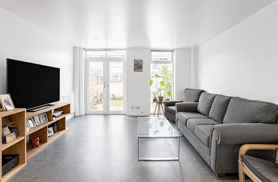 Willow Tree Close, Earlsfield, London, SW18 - Kinleigh Folkard & Hayward