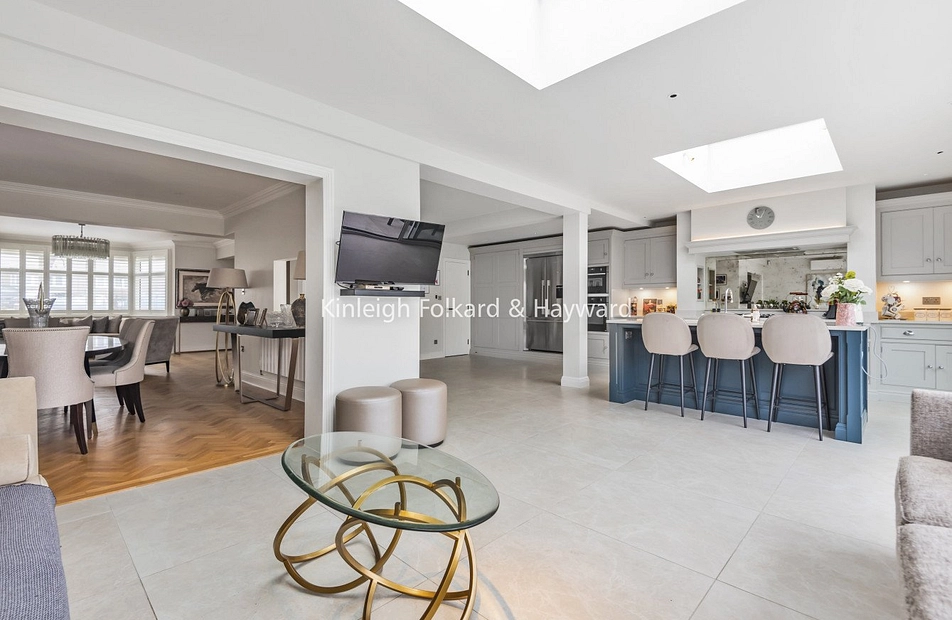 Sandringham Gardens, North Finchley, London, N12 - Kinleigh Folkard & Hayward