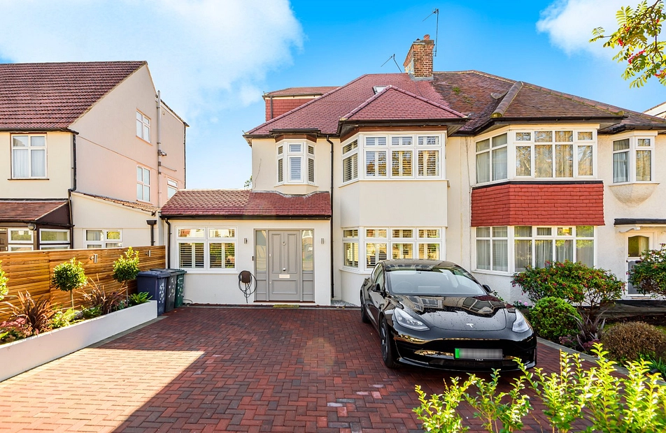 Sandringham Gardens, North Finchley, London, N12 - Kinleigh Folkard & Hayward