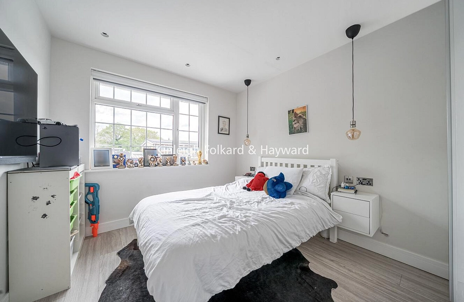 York Way, Barnet, London, N20 - Kinleigh Folkard & Hayward