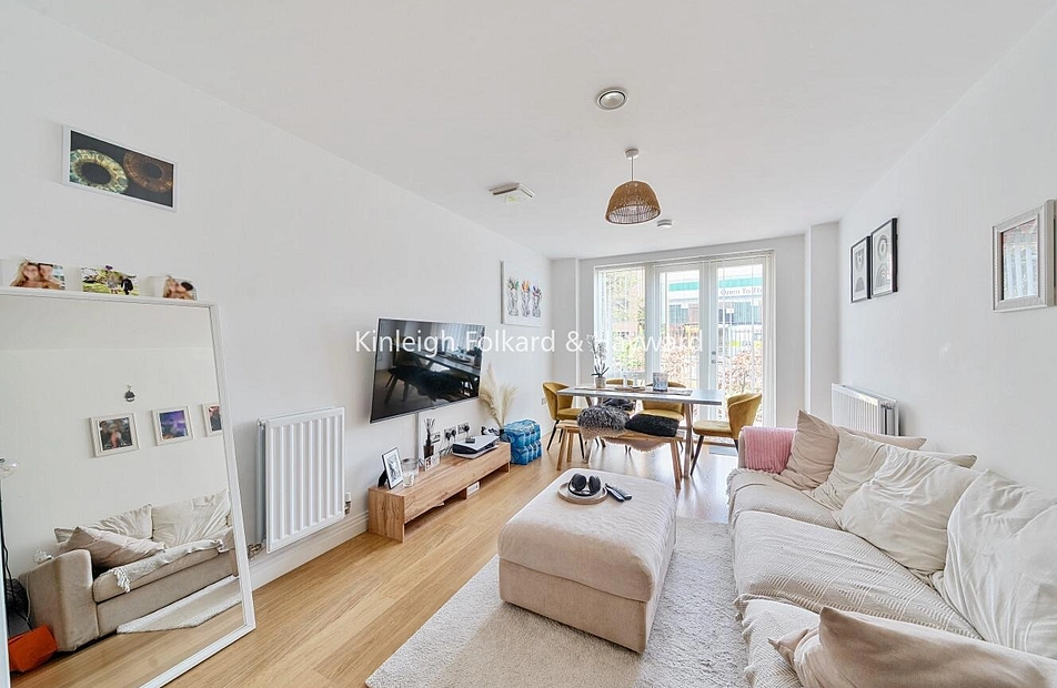 Quayle Crescent, Whetstone, London, N20 - Kinleigh Folkard & Hayward