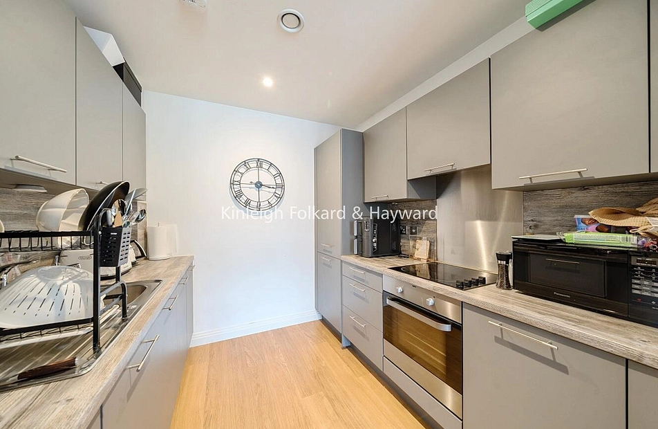 Quayle Crescent, Whetstone, London, N20 - Kinleigh Folkard & Hayward