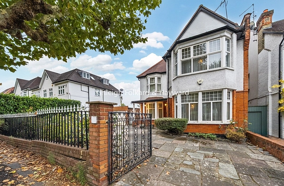 Beechwood Avenue, London, N3 - Kinleigh Folkard & Hayward