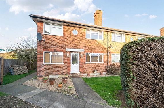 East Close, Cockfosters, London, EN4 - Kinleigh Folkard & Hayward