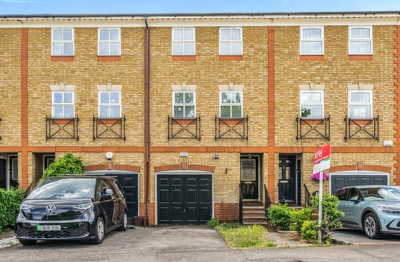 Macleod Road, Winchmore Hill, London, N21 - Kinleigh Folkard & Hayward