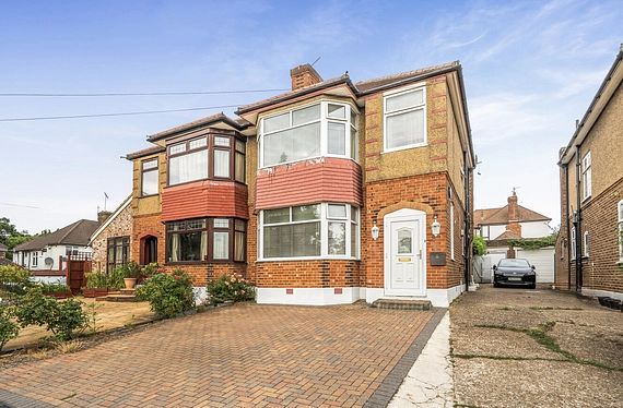 Knoll Drive, London, N14 - Kinleigh Folkard & Hayward