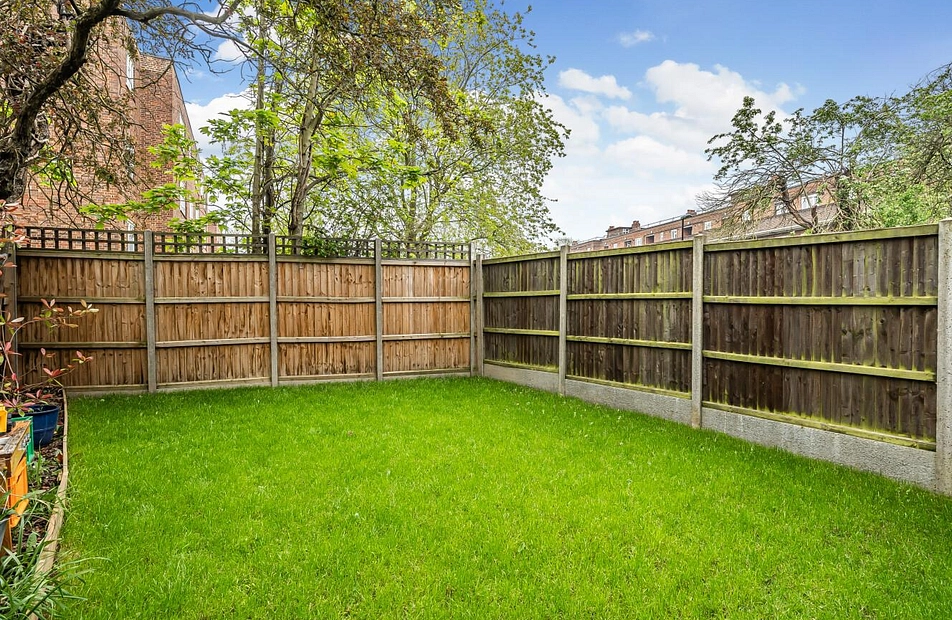 Roundhay Close, Forest Hill, London, SE23 - Kinleigh Folkard & Hayward