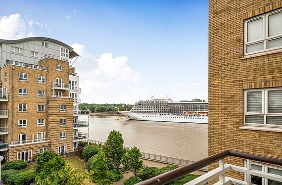 St. Davids Square, London, E14 - Kinleigh Folkard & Hayward